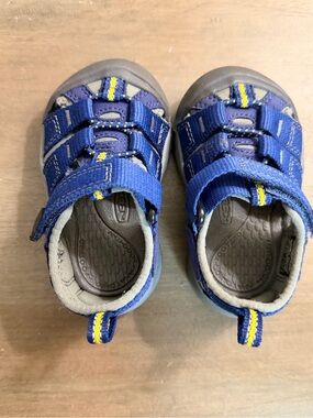 NWOT Keen Newport H2